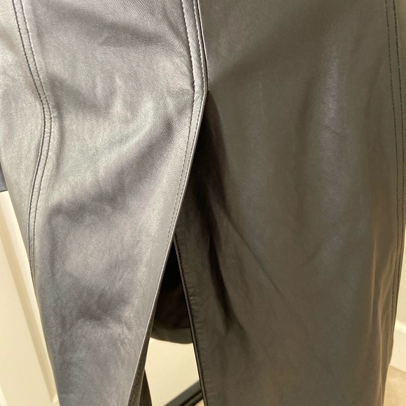 David Meister Vintage 100% Lamb skin leather coat. - Picture 4 of 7